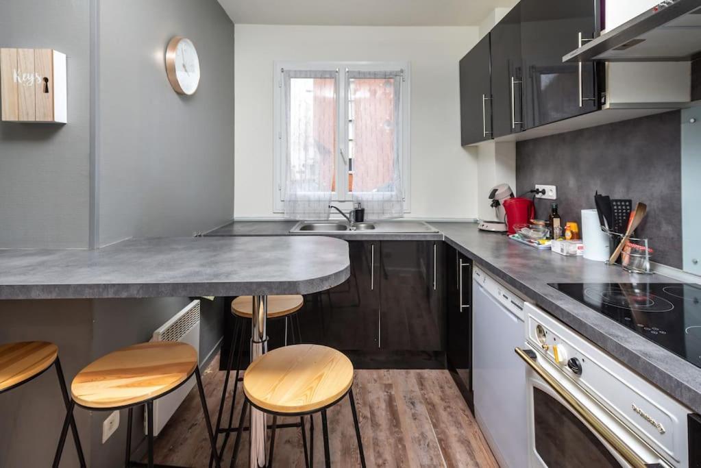 Appartement Duplex cosy et contemporain avec parking privé à Amiens Extérieur photo