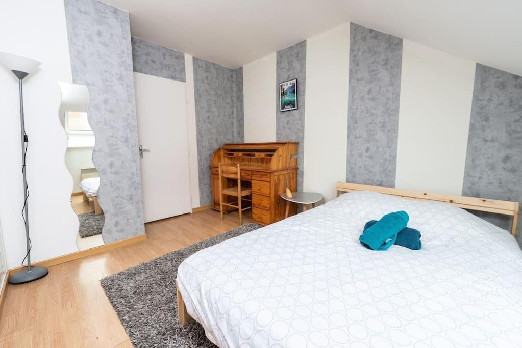 Appartement Duplex cosy et contemporain avec parking privé à Amiens Extérieur photo
