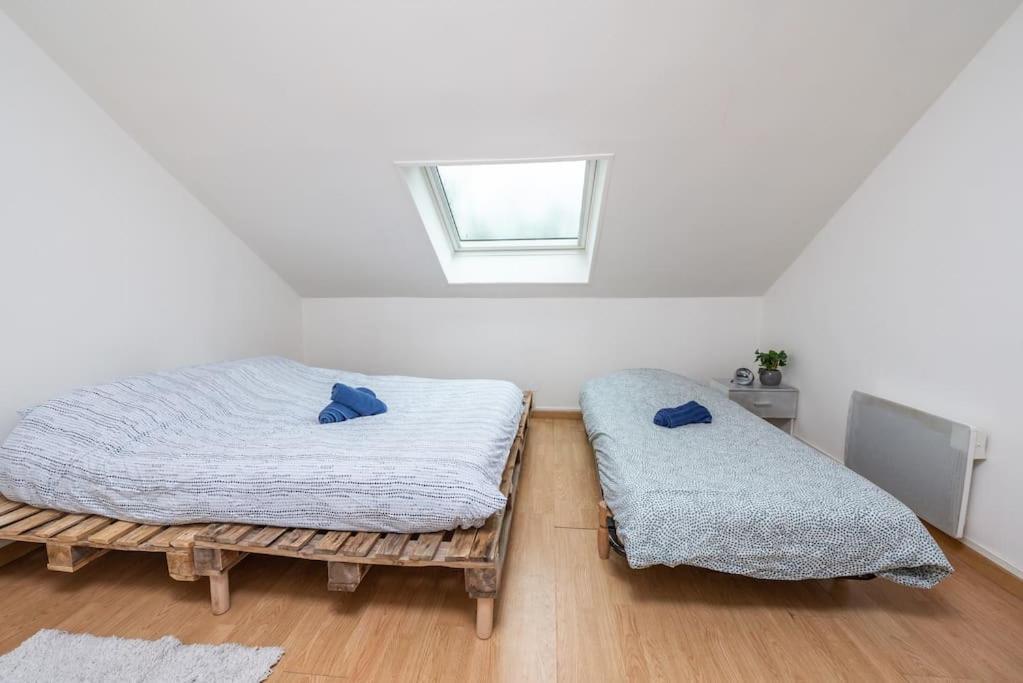 Appartement Duplex cosy et contemporain avec parking privé à Amiens Extérieur photo