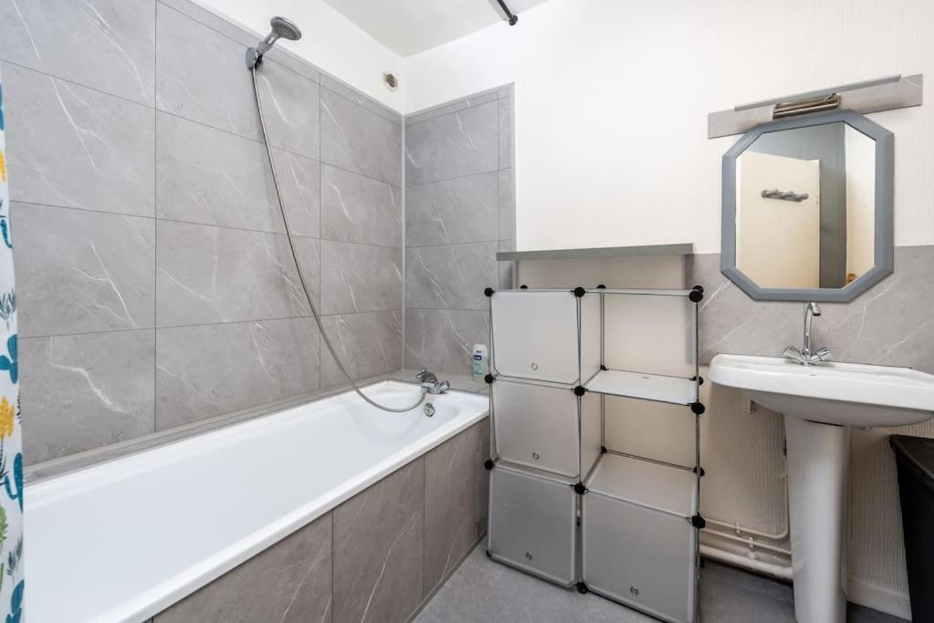 Appartement Duplex cosy et contemporain avec parking privé à Amiens Extérieur photo